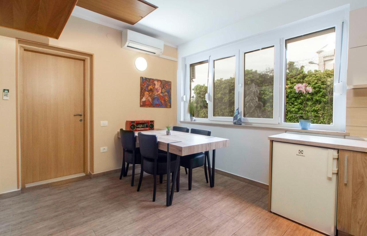 Apartmaji Pri Bosi Nogi Izola Ngoại thất bức ảnh