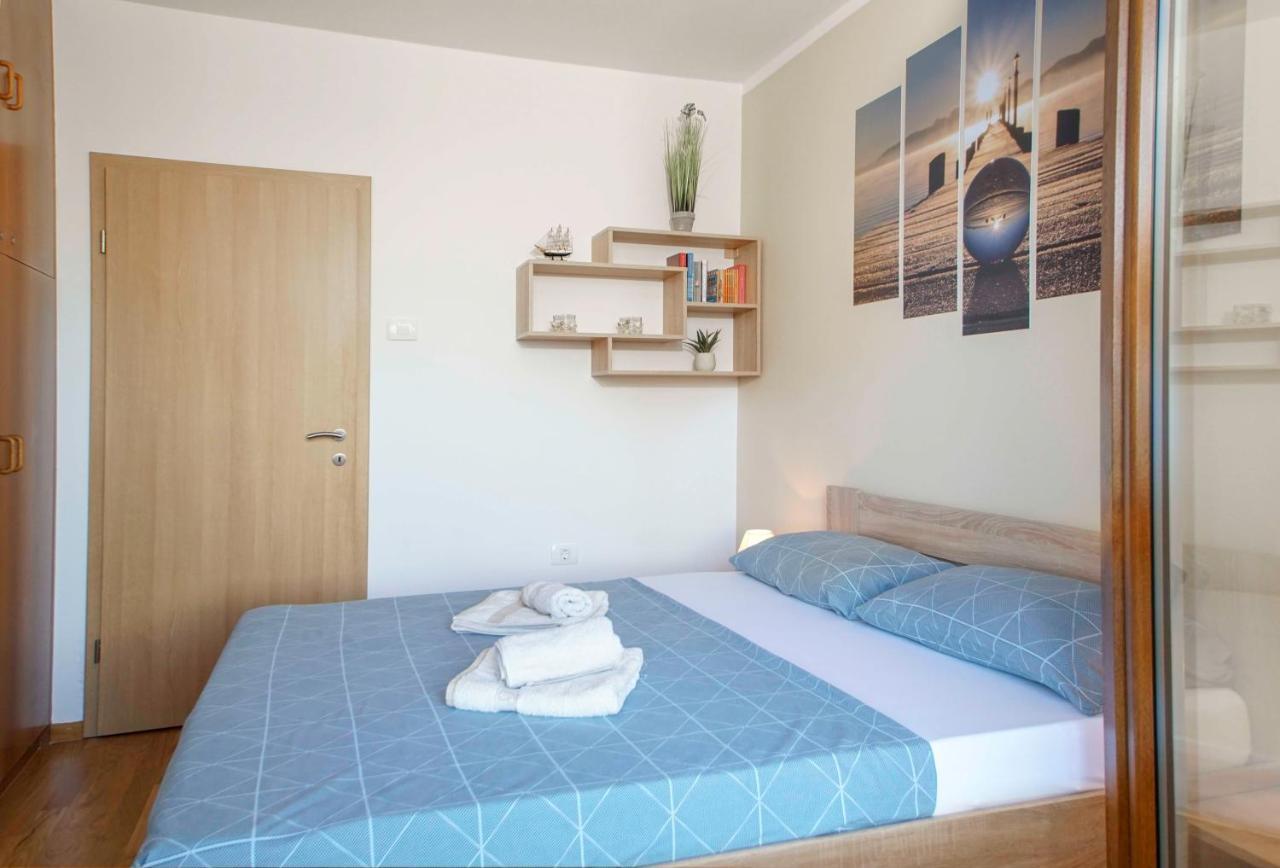 Apartmaji Pri Bosi Nogi Izola Ngoại thất bức ảnh