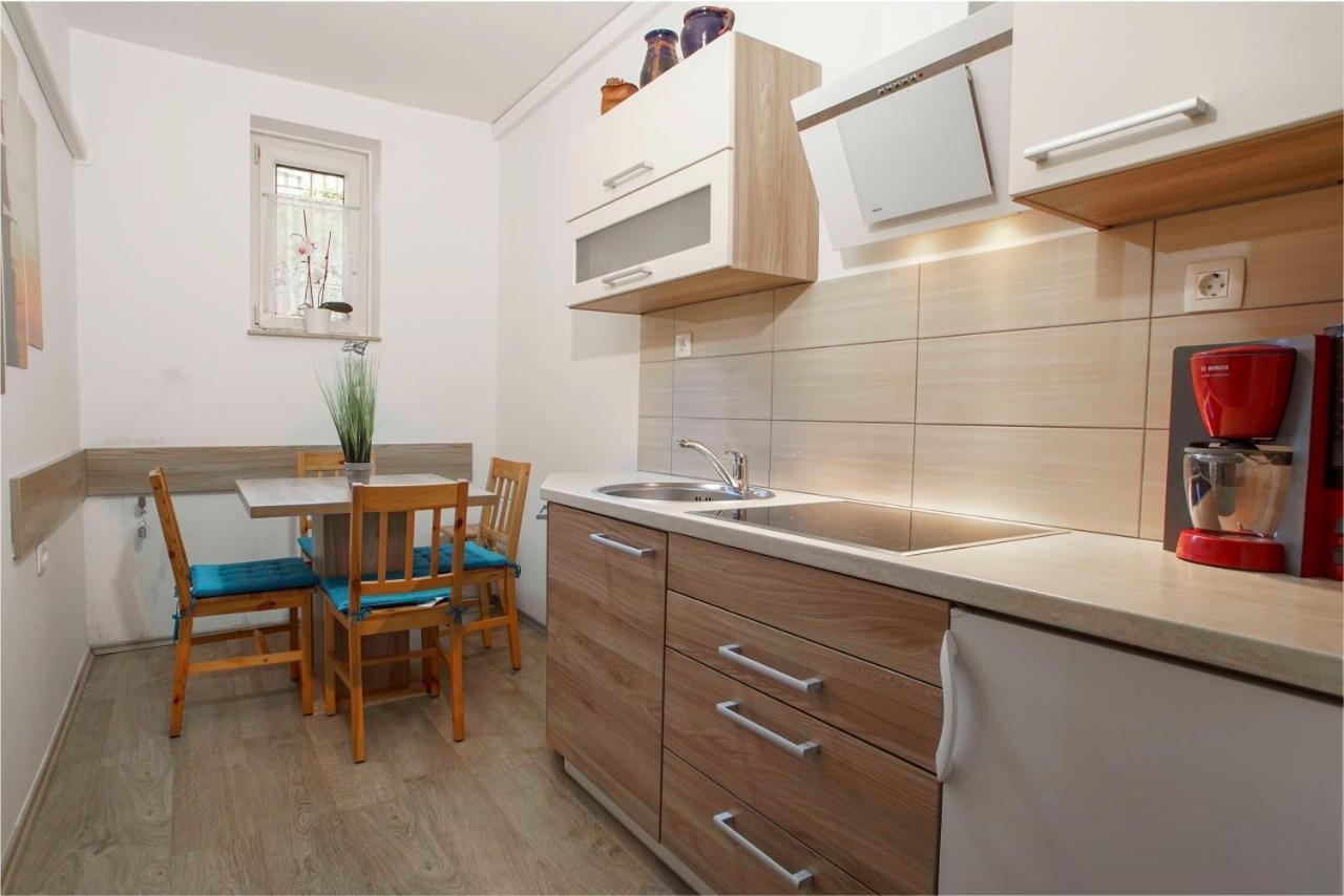 Apartmaji Pri Bosi Nogi Izola Ngoại thất bức ảnh
