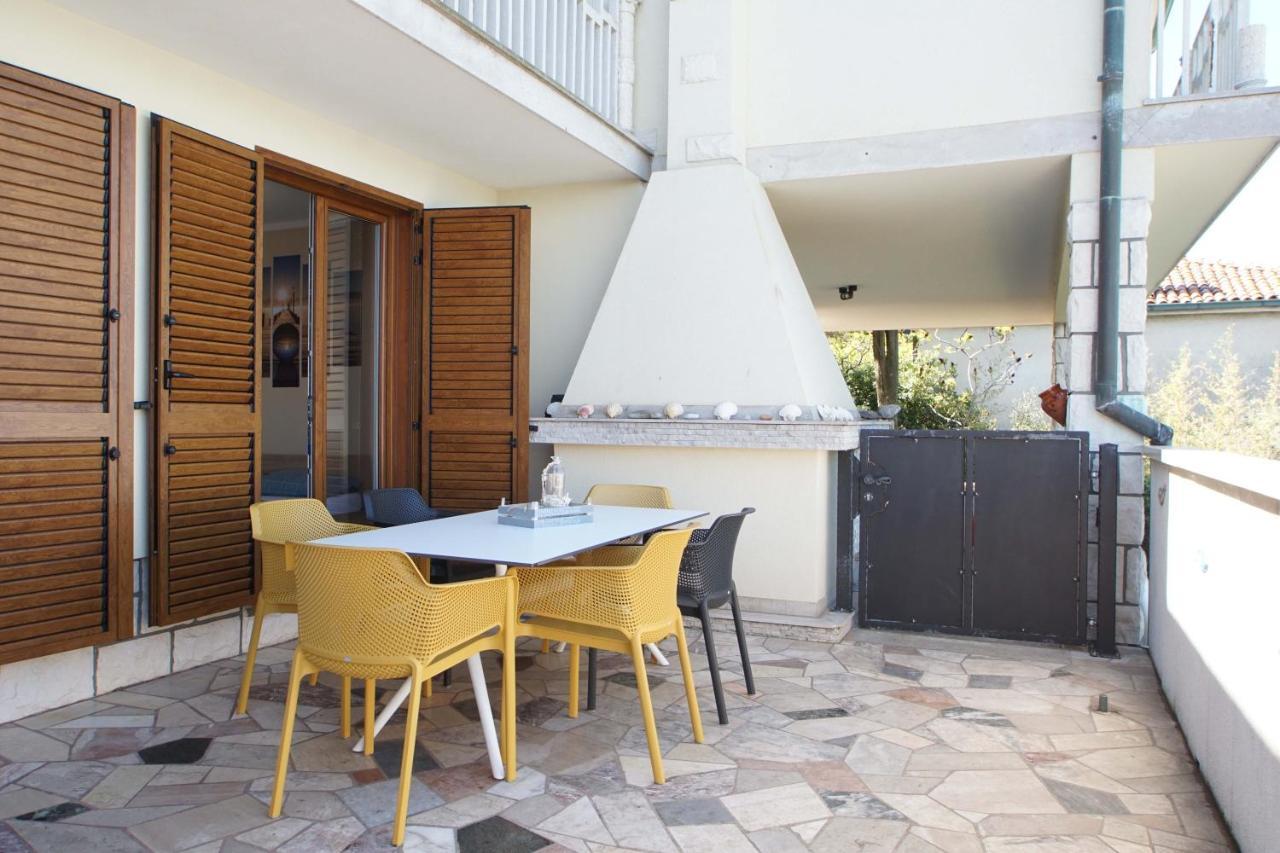Apartmaji Pri Bosi Nogi Izola Ngoại thất bức ảnh